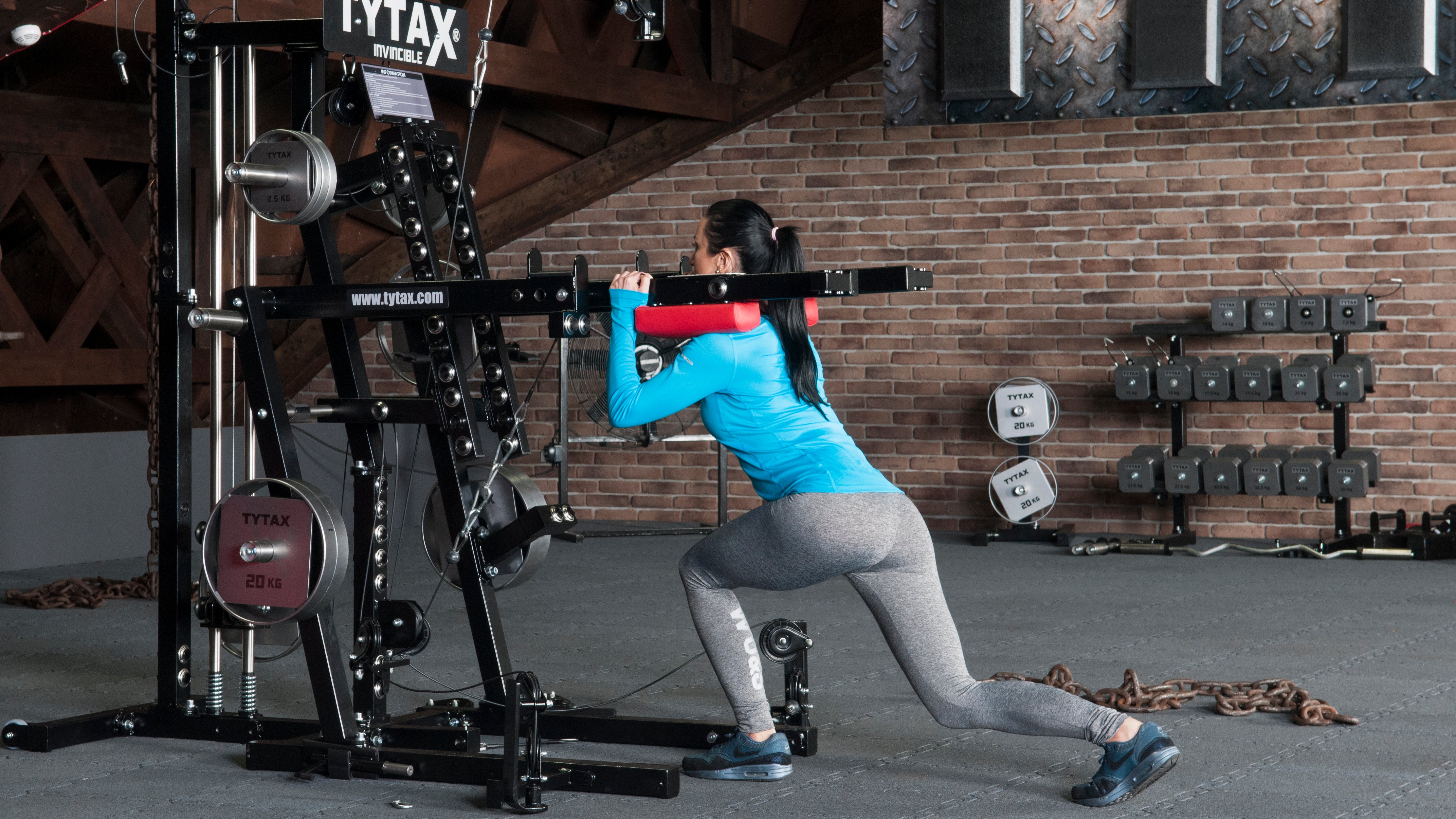 Ausfallschritt mit Schulterpolster