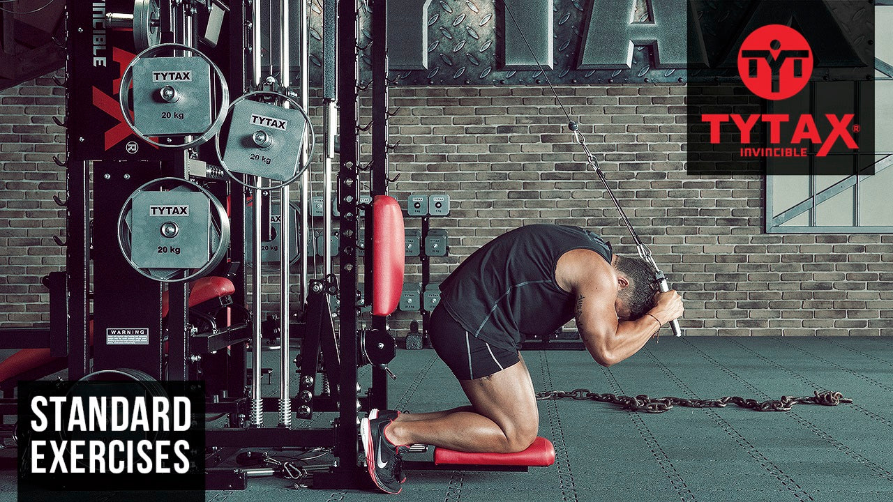 Crunches am Kabelzug knieend