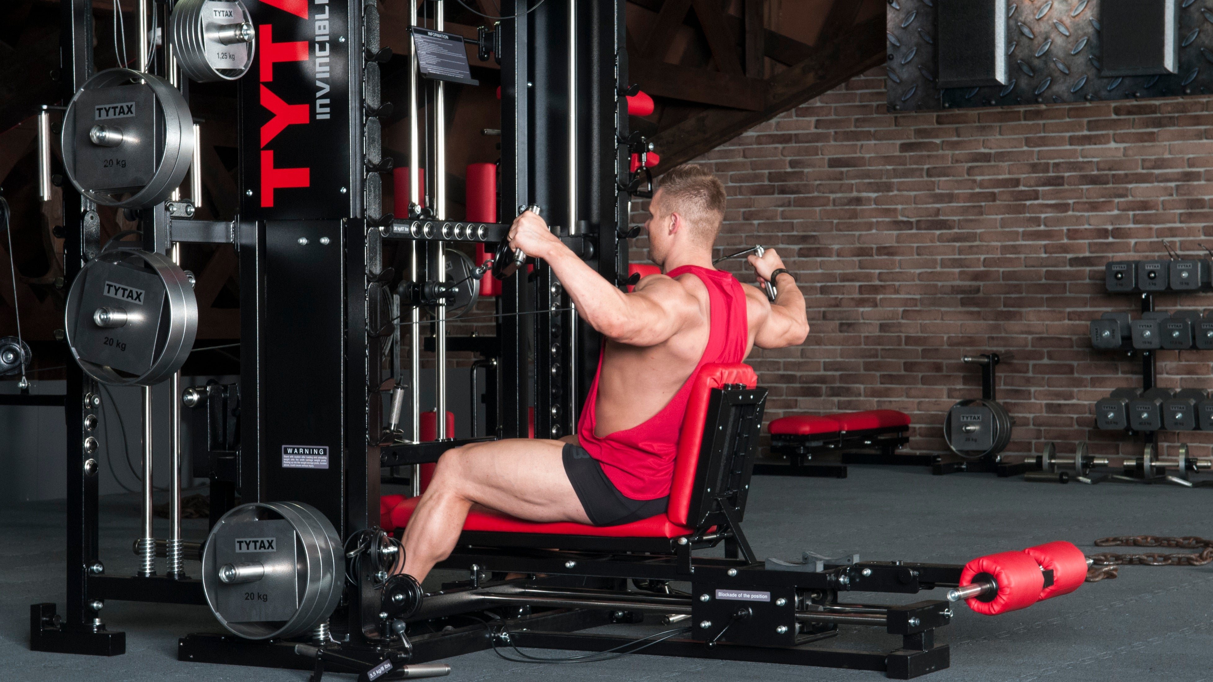 Kabelzug Reverse Fly sitzend