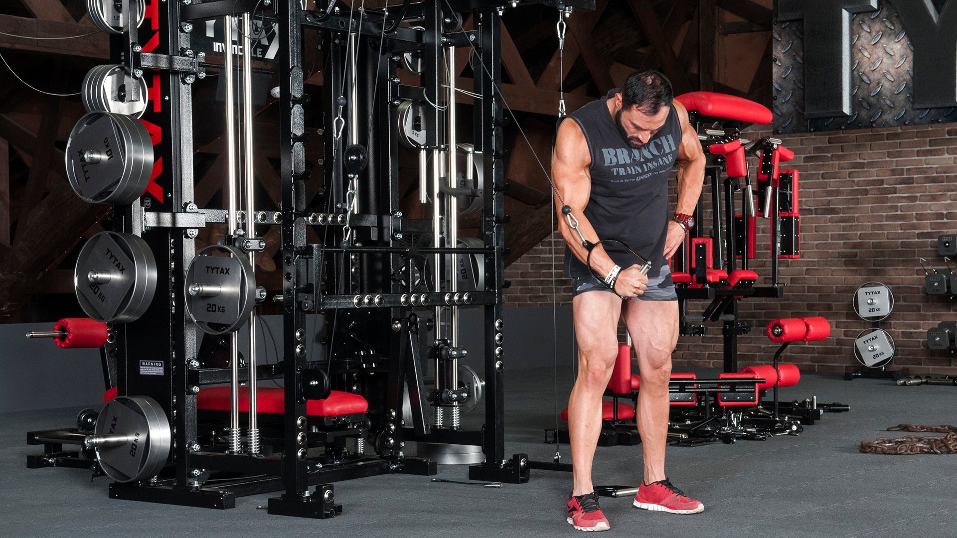 Standing One Arme Cable Cross