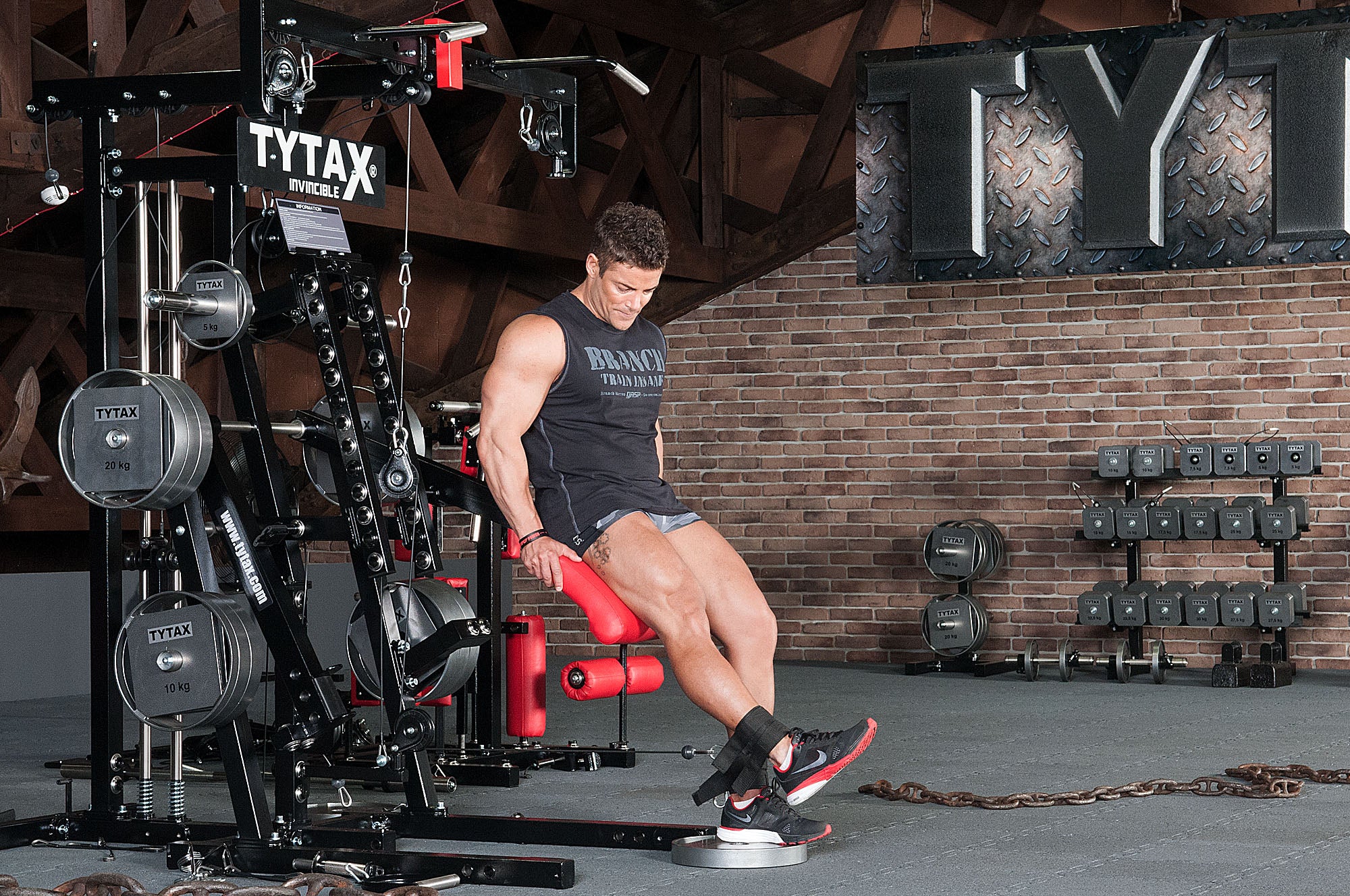 Beinstrecker am Kabelzug einbeinig