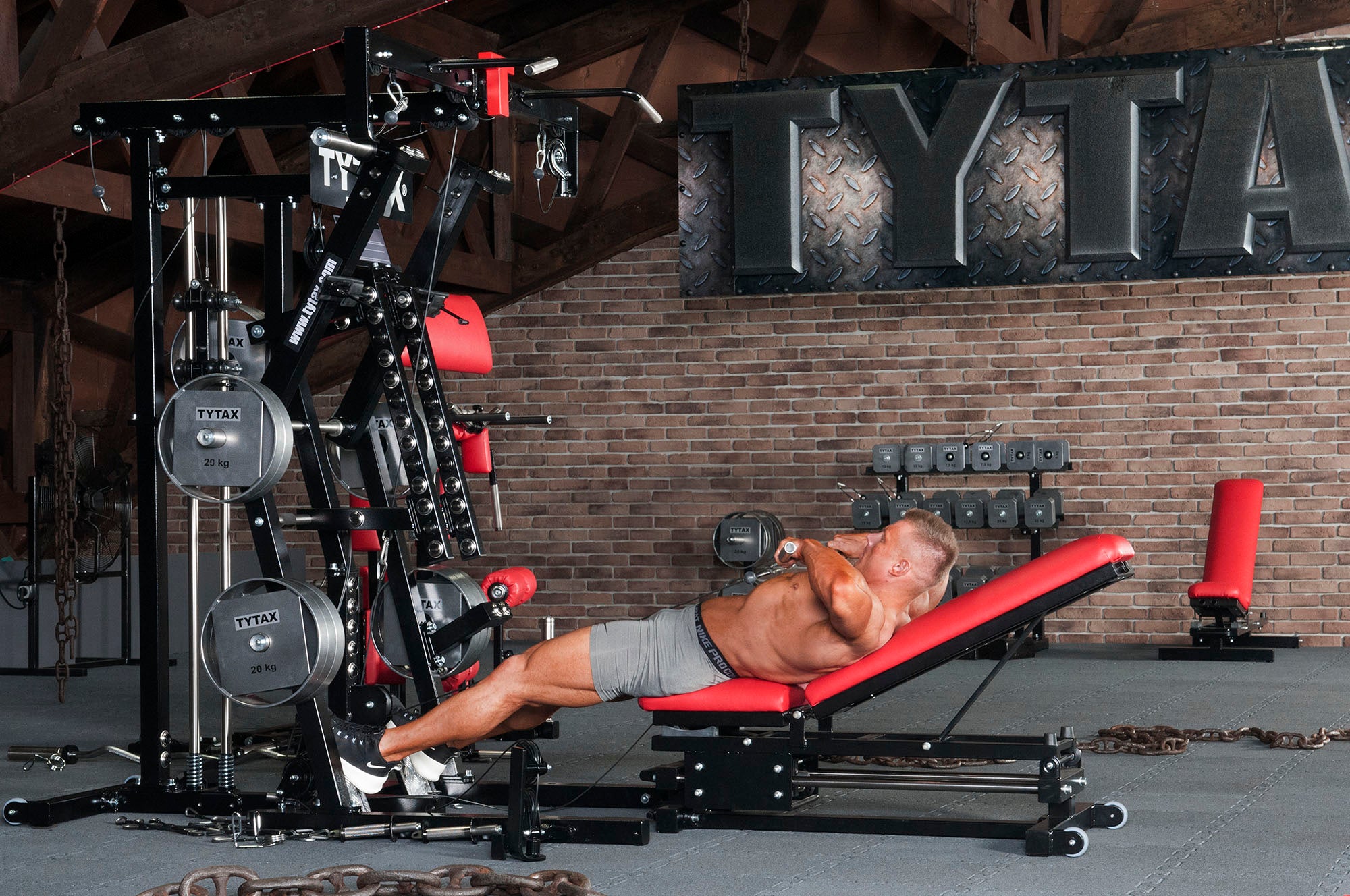 Aufrechtes Rudern liegend