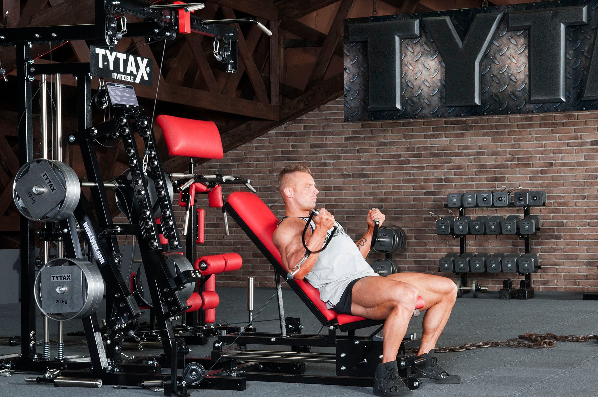 Bizeps-Curls sitzend