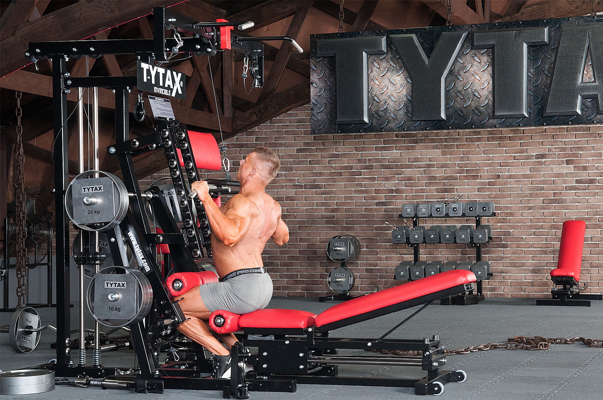 Kabelzug Latziehen zur Brust