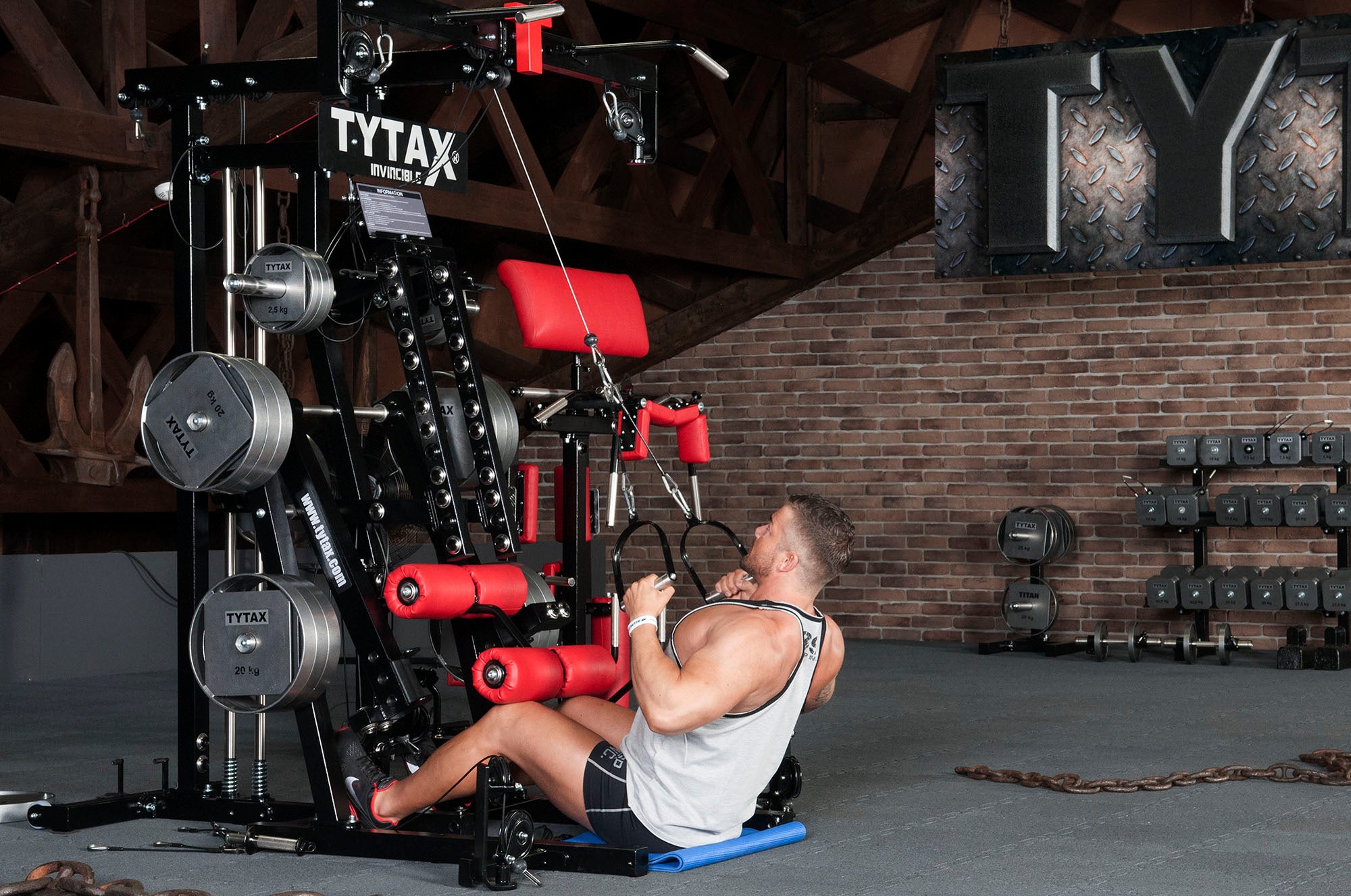 Latzug auf dem Boden