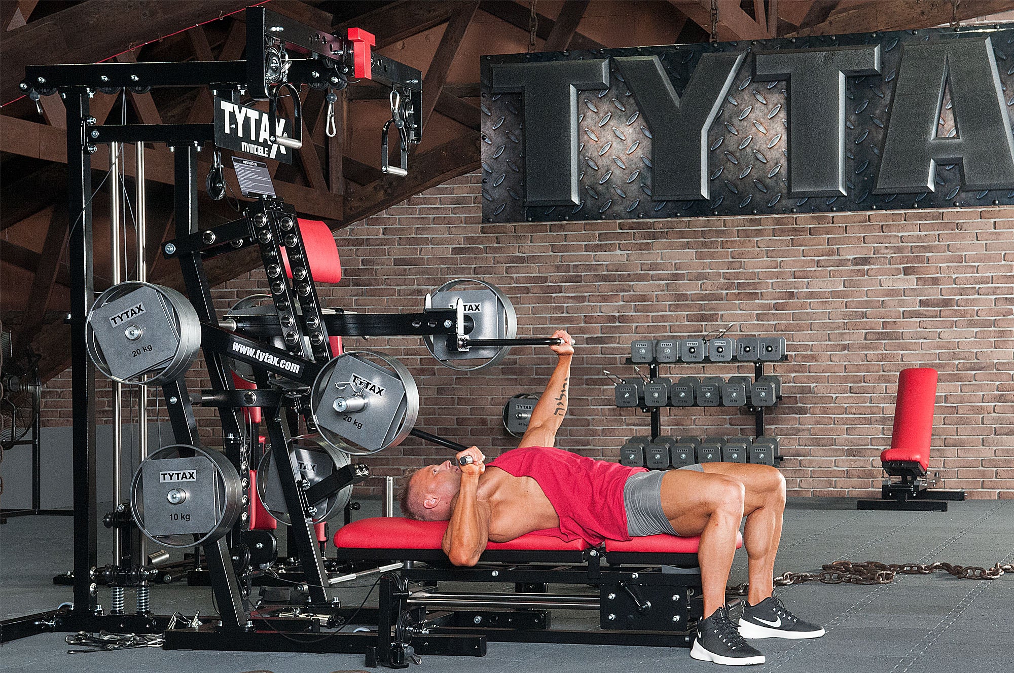 Übungsarm Bankdrücken alternierend