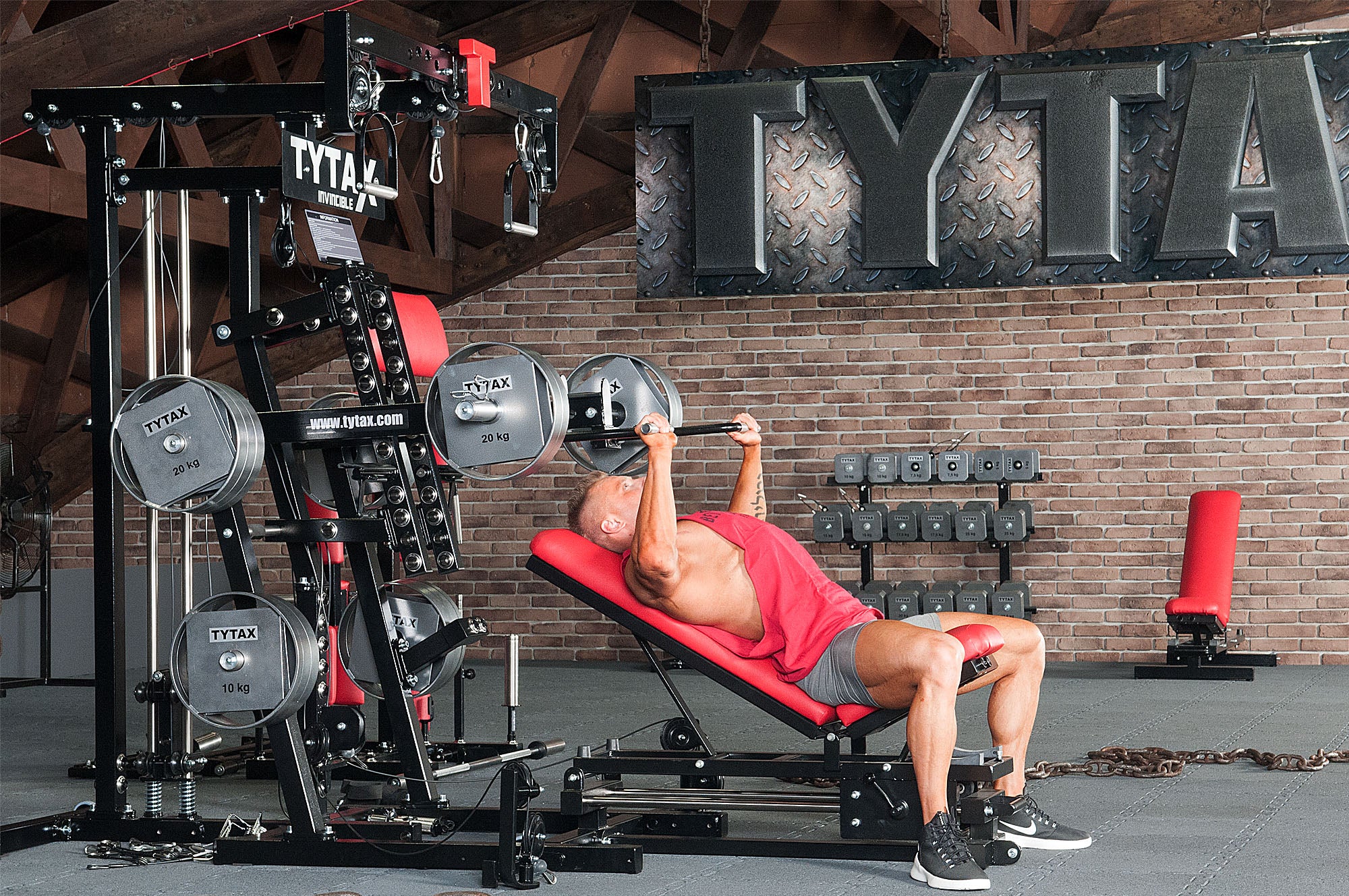 Übungsarm Schrägbankdrücken positiv