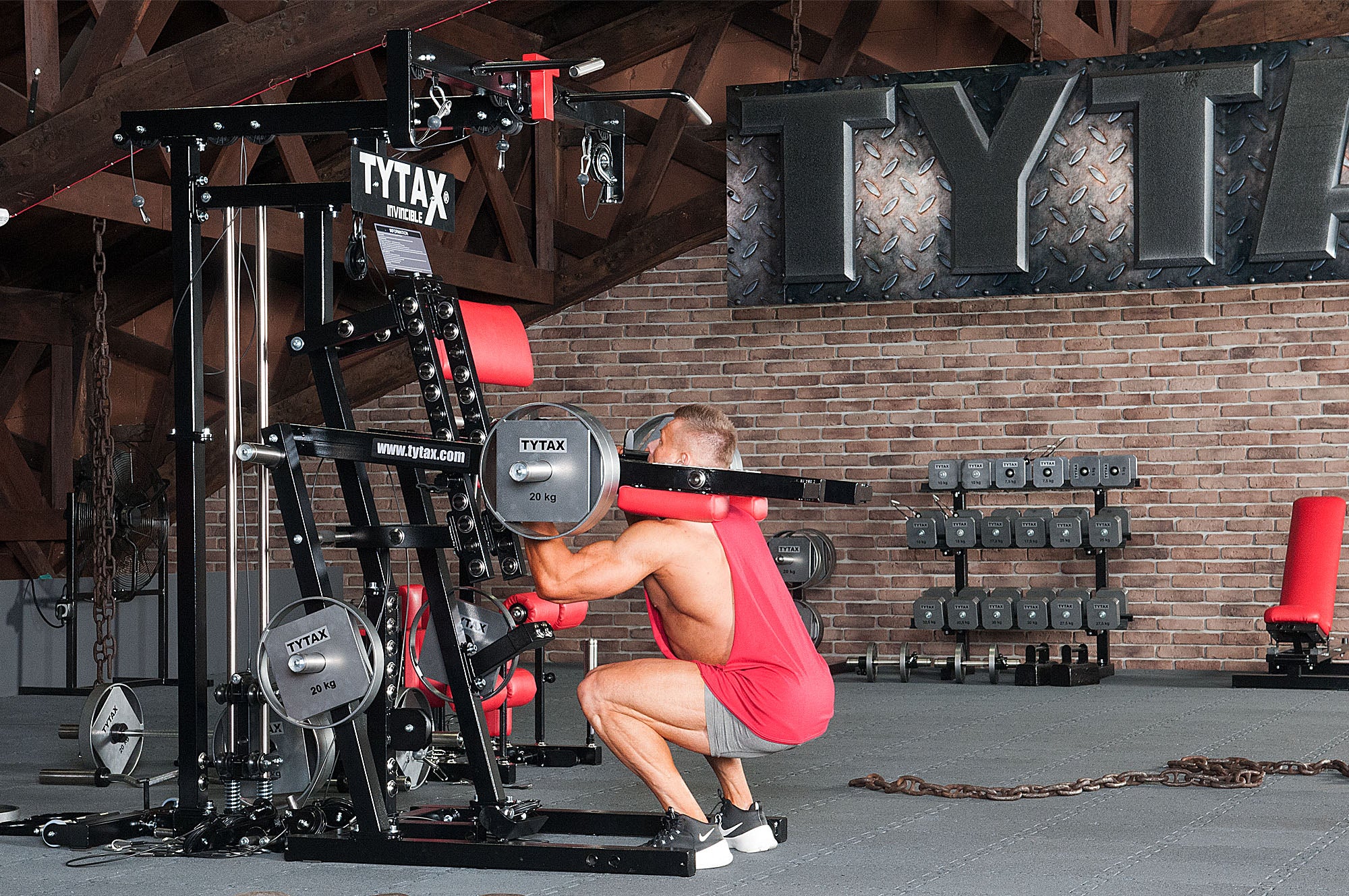 Übungsarm geführte Kniebeuge