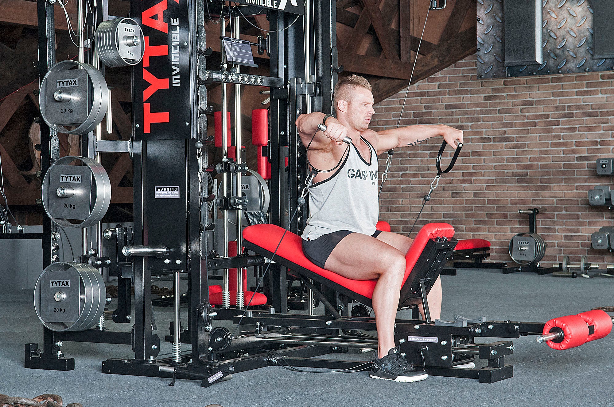 Seitheben Kabelzug sitzend